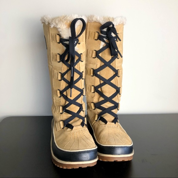 Sorel Tivoli High II Winter Boots (size 7) - Picture 5 of 11